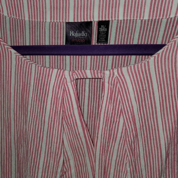 Red and white blouse - Picture 3 of 4